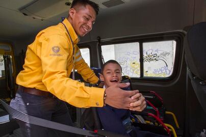 Transporte escolar le cambia la vida