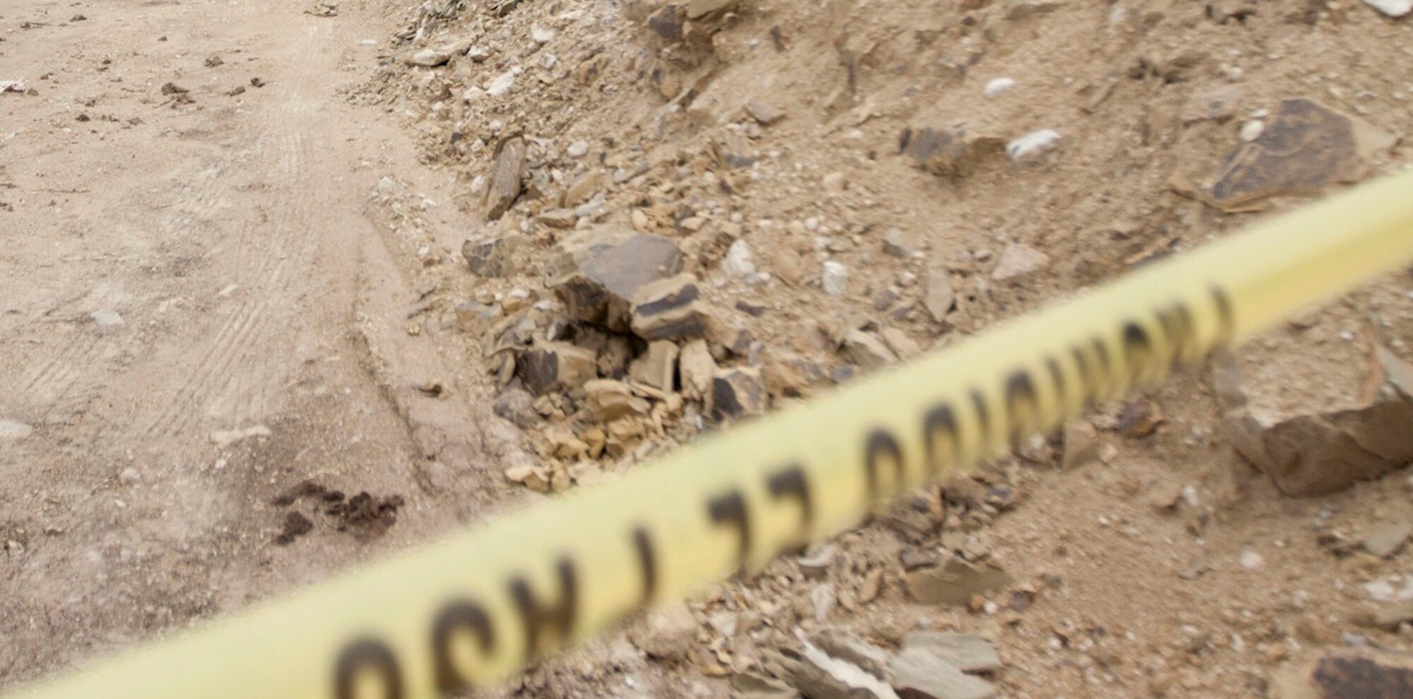 Hallan restos humanos en Querétaro; estaban en una fosa