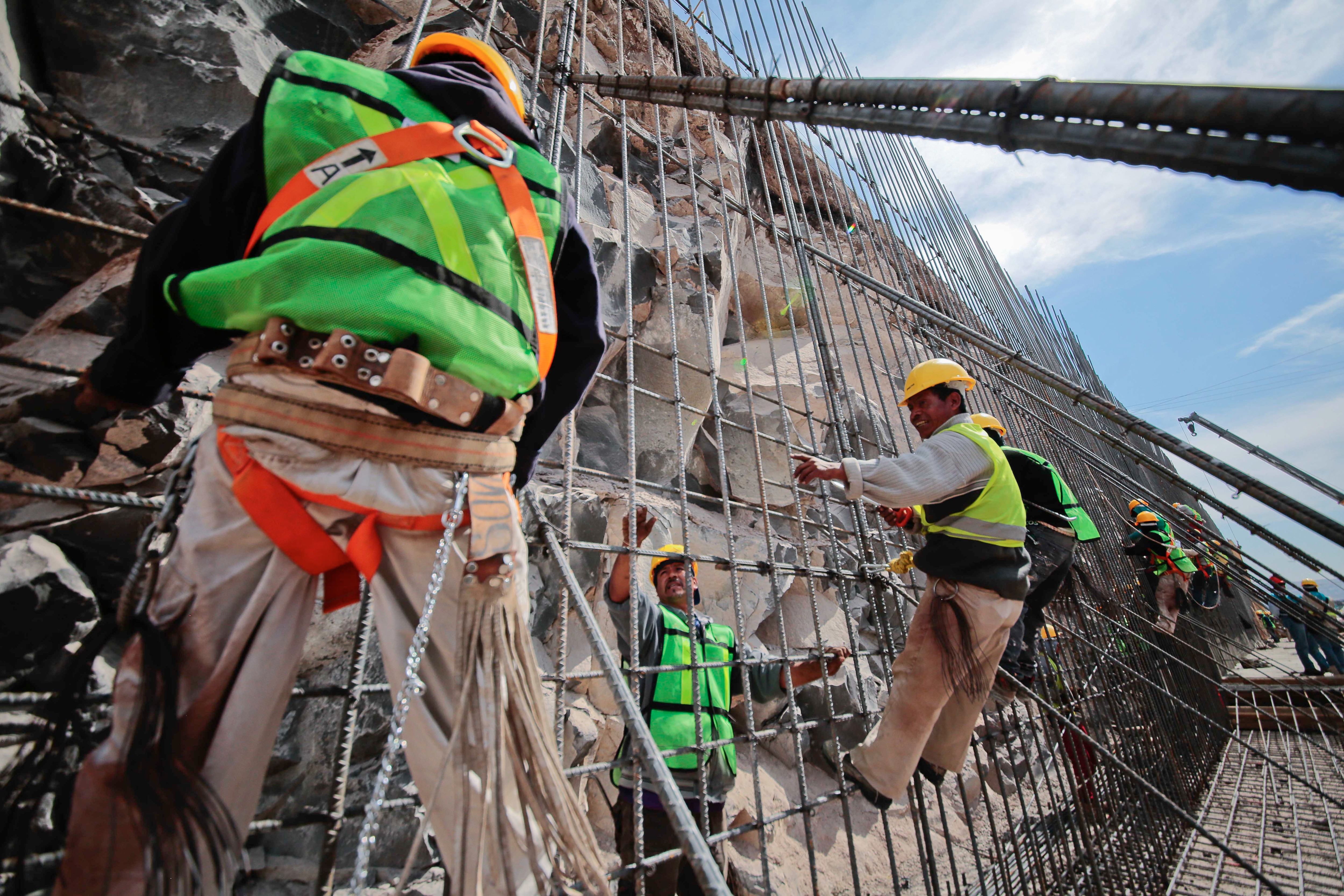 "Necesitamos el mismo apoyo que a los 'ninis'": constructores queretanos