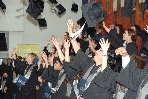 Se despiden de su alma máter