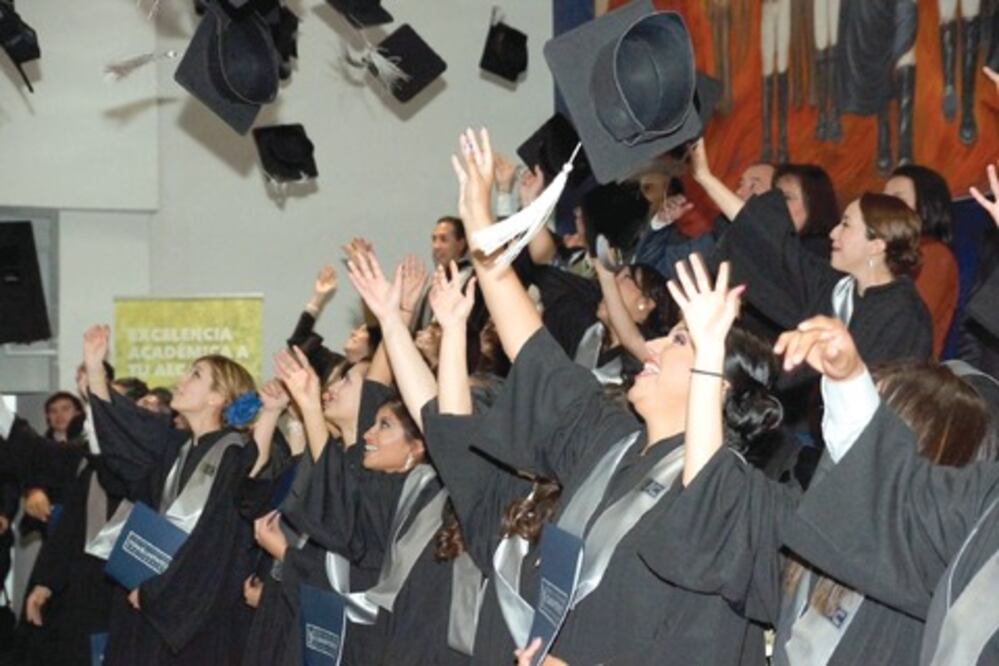 Se despiden de su alma máter