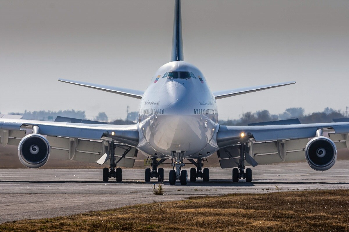 Argentina retiene avión que salió de Querétaro; trasladaba a iraníes y venezolanos