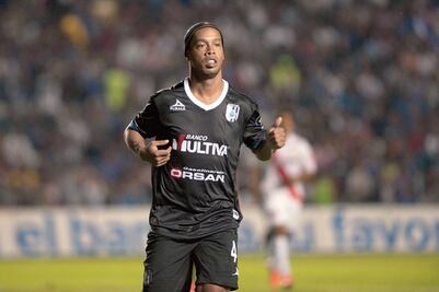 Niegan rumor de salida de ‘Dinho’, pero...