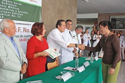 Celebran 50 años de la UMF 13 del IMSS 