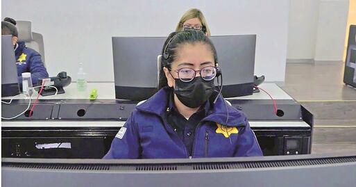 Karen Jessica, una mujer valiente gestionando las emergencias de Querétaro 