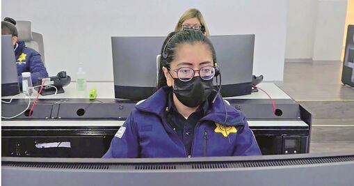 Karen Jessica, una mujer valiente gestionando las emergencias de Querétaro
