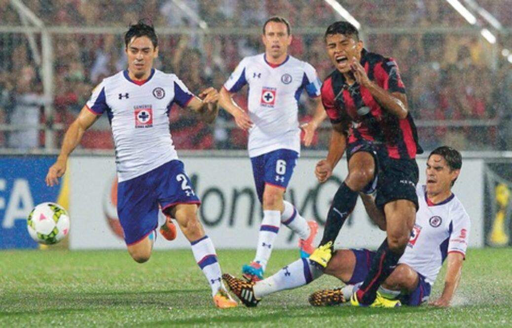 Cruz Azul regresa con el honor golpeado