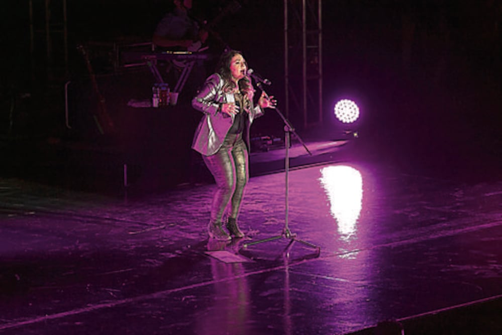 Carla Morrison canta al “Amor supremo”