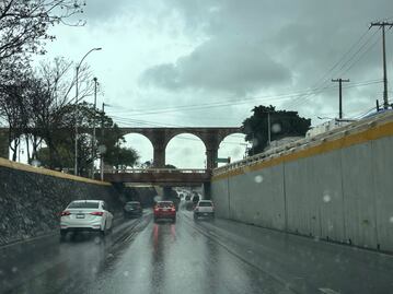 Se esperan cielos nublados y lluvia para Querétaro; drenes ya presentan encharcamientos
