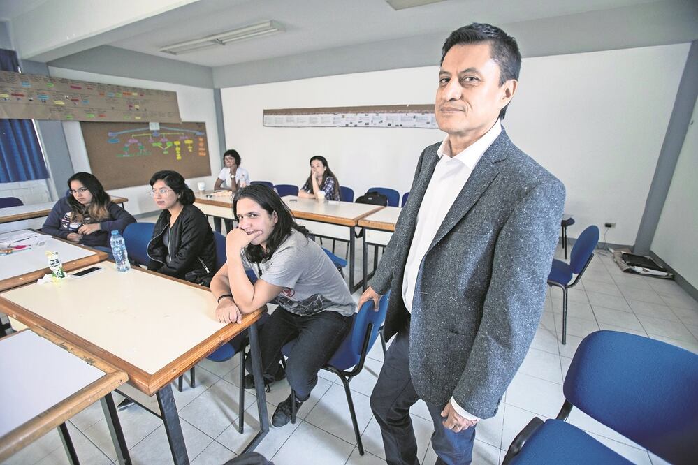 Sergio Rivera está comprometido en la formación y en brindar apoyo integral a las nuevas generaciones. FOTO: DEMIAN CHÁVEZ