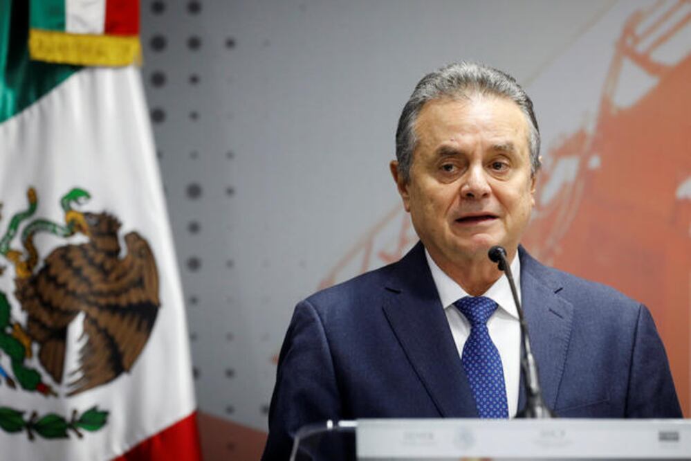 La terminal de almacenamiento de combustible a través de un operador ferroviario, resultará más económico y seguro, anunció el secretario (CORTESÍA SENER)