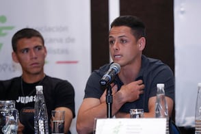 "Chicharito" Hernández evita el retiro y volverá a EU
