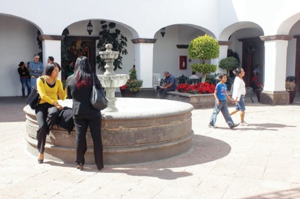 Demandan a SJR 5 proveedores