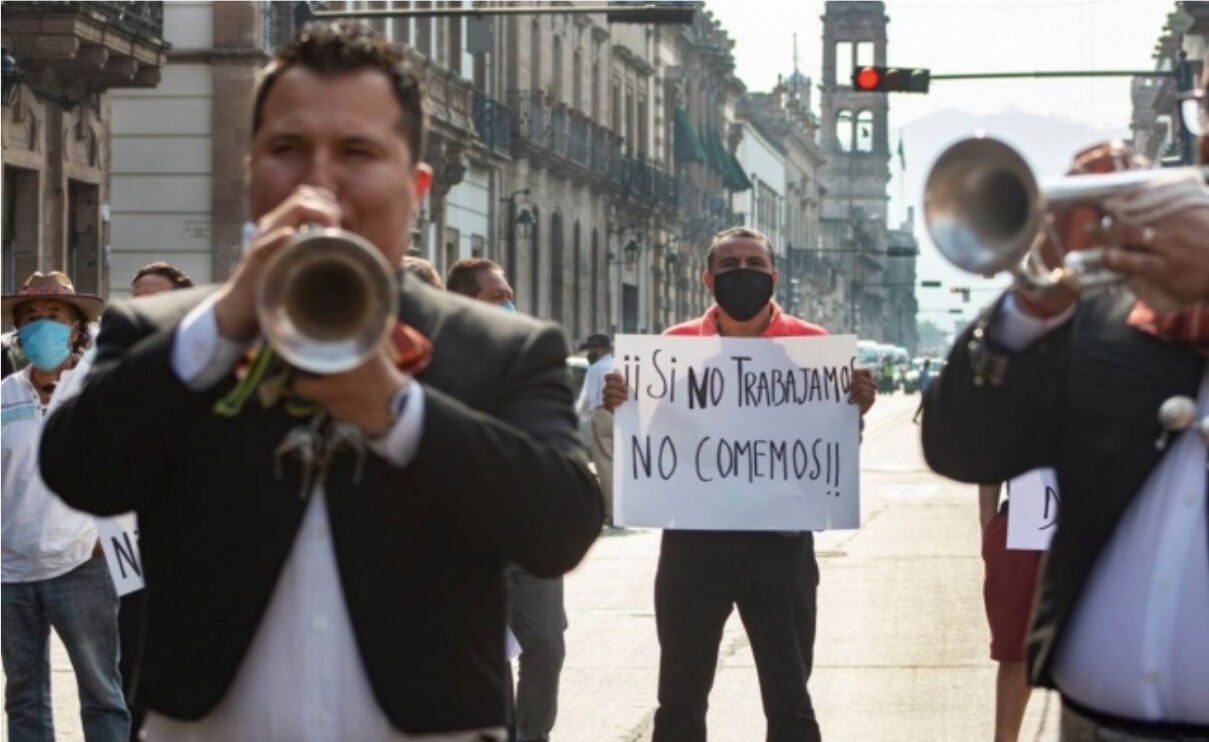 Músicos de Michoacán se manifiestan con canciones en demanda de apoyos ante Covid-19