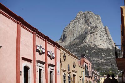 Invierten 6.5 mdp en explanada de Bernal