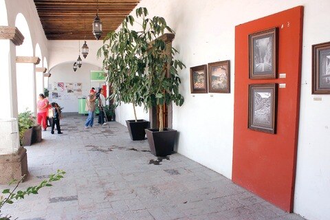 SJR, sin papelería ni computadoras