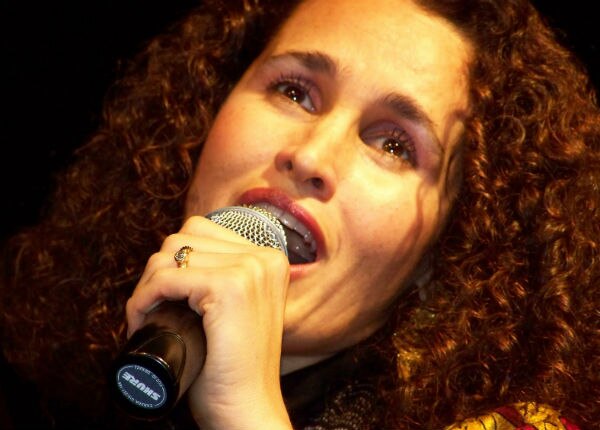 Susana Harp canta contra la discriminación