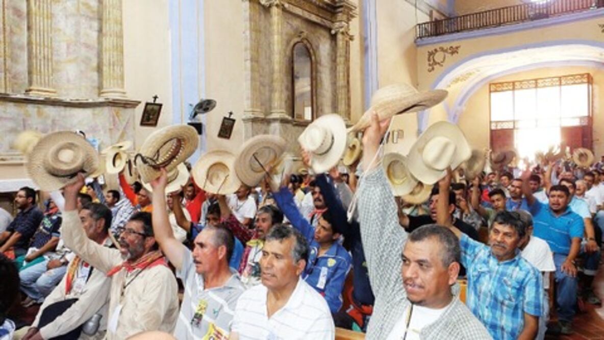 Llegan entre rezos y cánticos a Jalpan