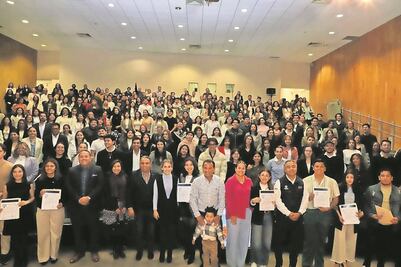 Viajan 232 jóvenes queretanos al extranjero