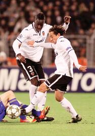 Guardado luce en la victoria del Valencia