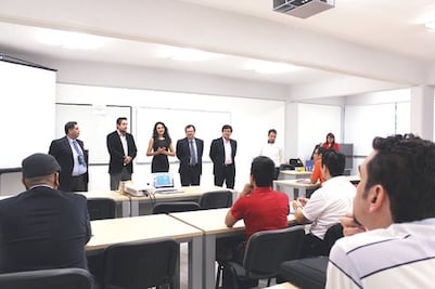 Imparte la UAQ taller para empresarios 