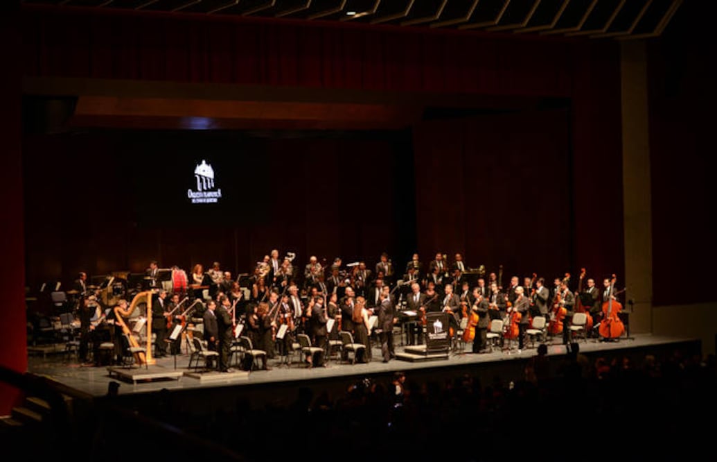 Durante casi dos horas, la orquesta erizó la piel del público con emblemáticos temas de las sagas cinematográfica s. Además se trató de un recital especial, pues se estrenaron dos partituras que recién fueron adquiridas. (FOTOS: LUIS SÁNCHEZ. EL UNIVERSA)