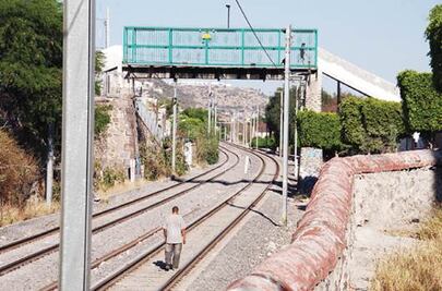 Define SCT vía de tren rápido