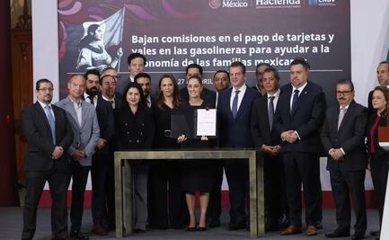 Sheinbaum anuncia acuerdo con bancos; van por reducir comisiones en pago de gasolina