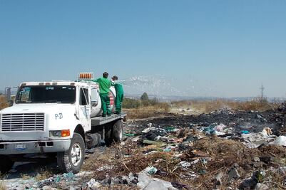 Arde pastizal y tiradero de basura