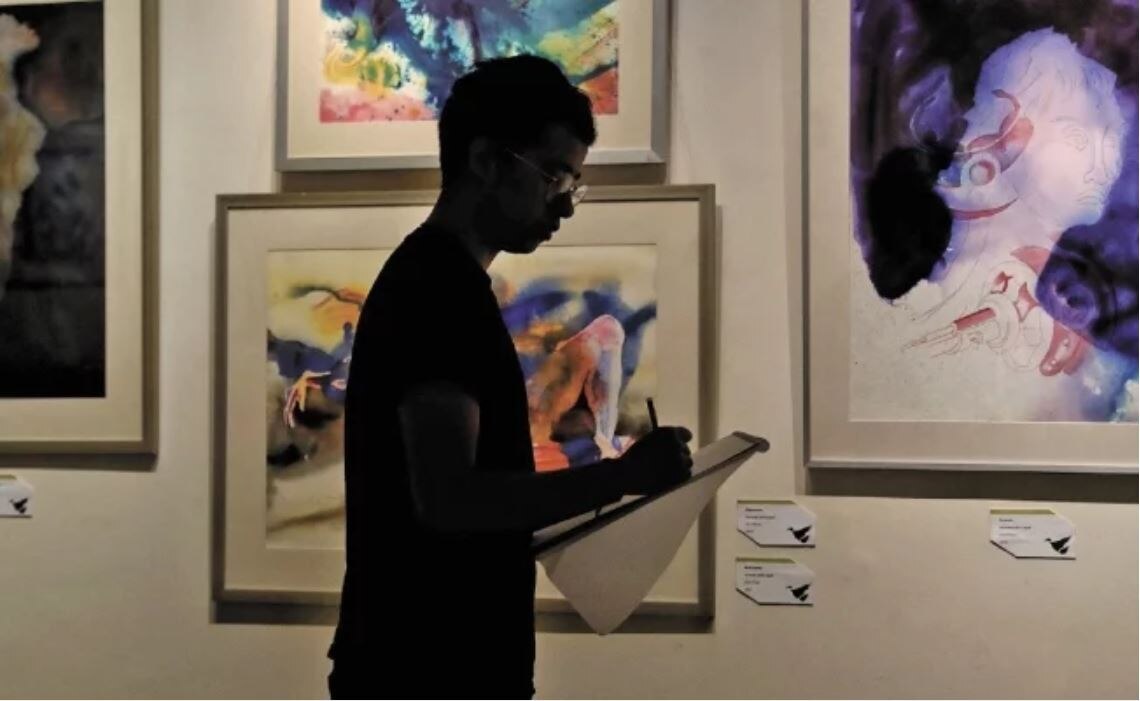 Pedro se refugiaba en actividades artísticas, como la pintura, para alejarse de la realidad de discriminación, soledad y rechazo que vivía en su casa, así como en la escuela, a raíz de su condición transgénero. Foto/DIEGO SIMÓN. EL UNIVERSAL