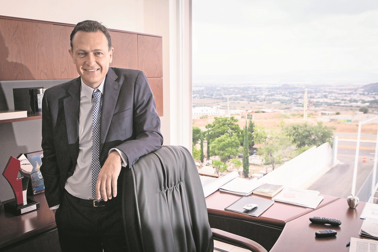 Mauricio Kuri llega a reunión con AMLO en Palacio Nacional