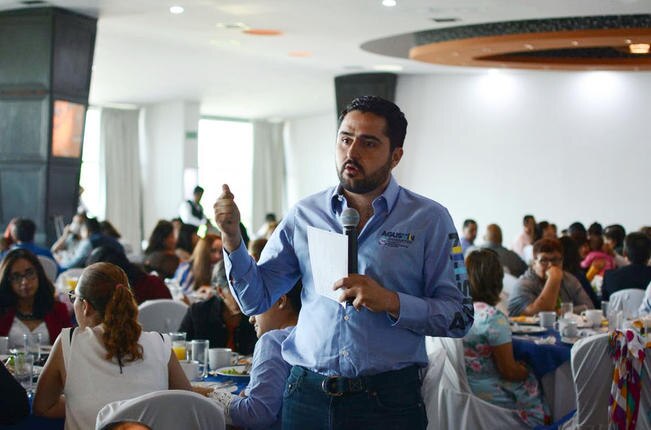 Dorantes va por evitar la deserción escolar