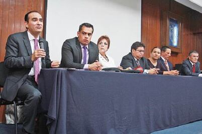 Médicos van por cambios en leyes