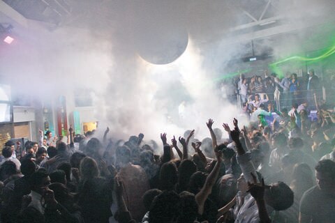 Centros nocturnos pierden clientes por hora de cierre, señalan 