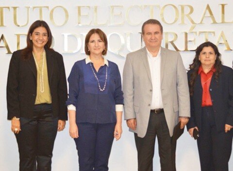 Intercambian experiencia