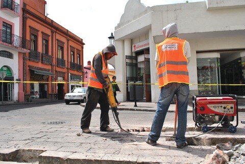 Tapan baches...  y crean caos en  CH