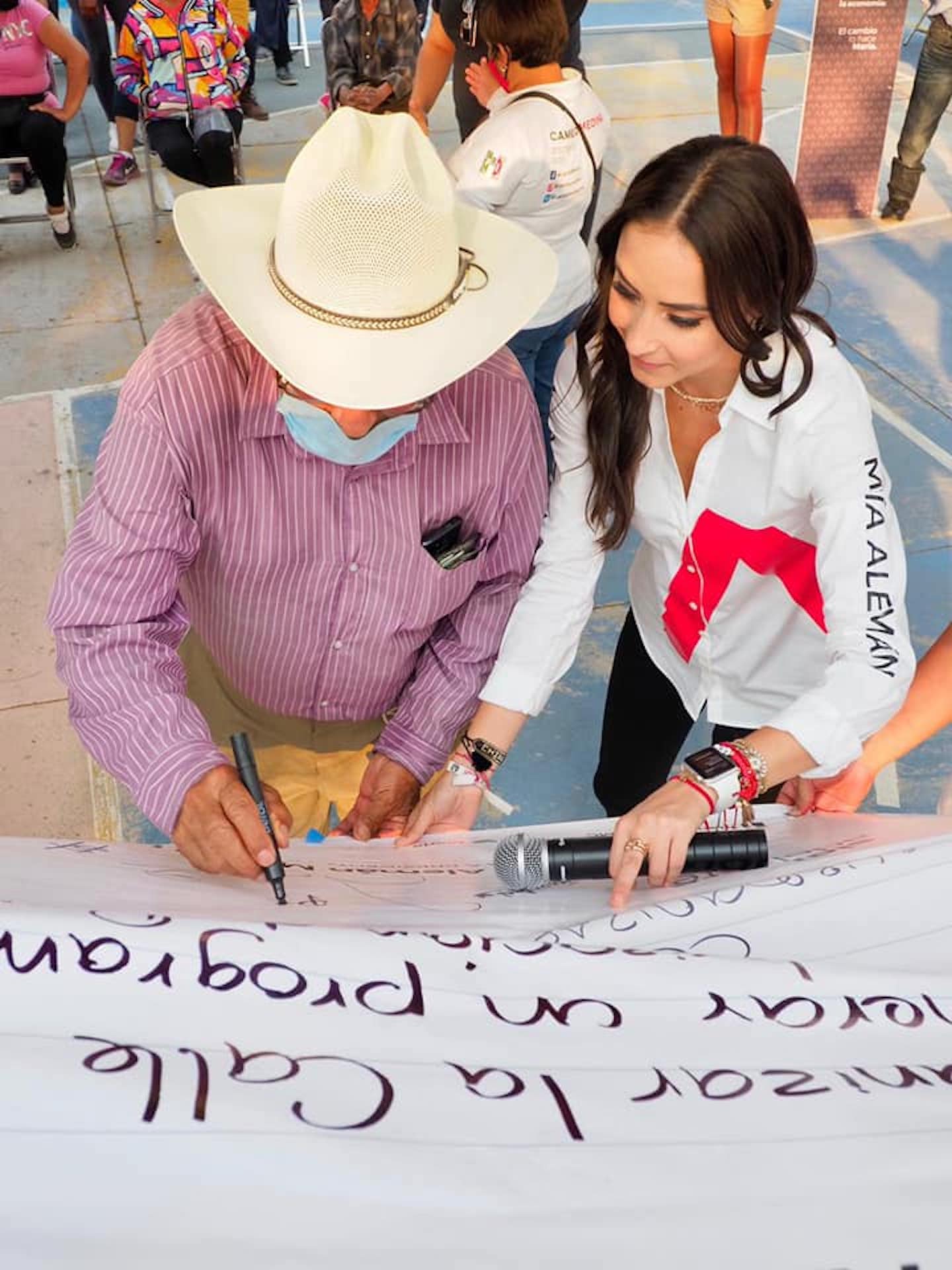 María Alemán propone sistema de transporte con vehículos tipo Van para conectar comunidades