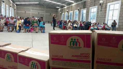 Reciben apoyo alimentario personas de la tercera edad en Tequisquiapan 