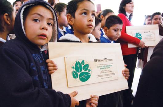 Reconocen hábitos ecológicos