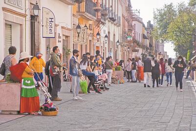 “Población es libre de contagiarse y morir”
