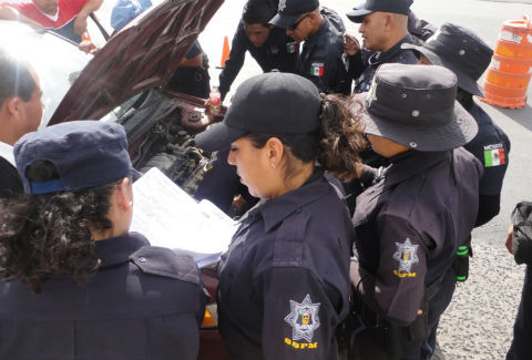 Imparten curso a policías de SJR