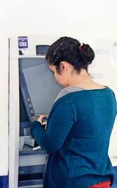 Comisiones en cajeros van desde 8 hasta 30 pesos