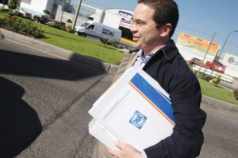 Expulsa PAN a 100 militantes