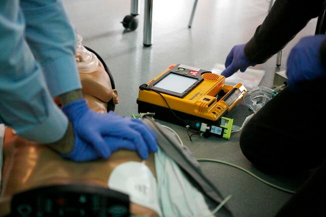 Capacitarán a ciudadanos para atender infartos