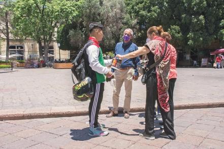 Contrarreloj, luchador queretano recauda fondos para asistir a mundial