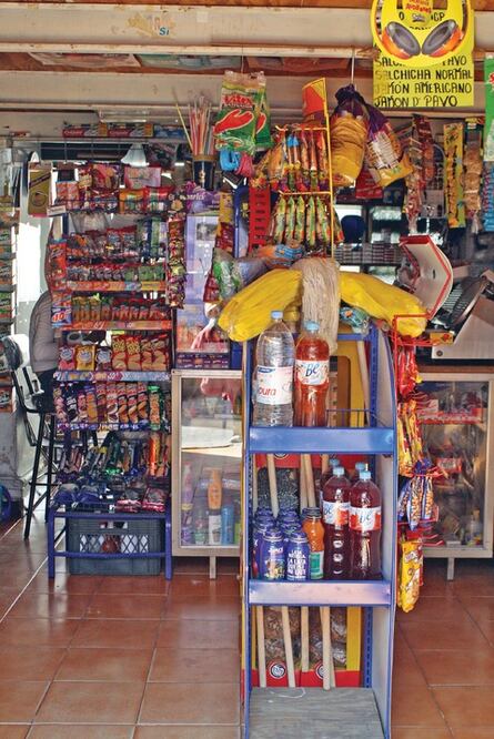 Vuelven protestas por tiendas de autoservicio