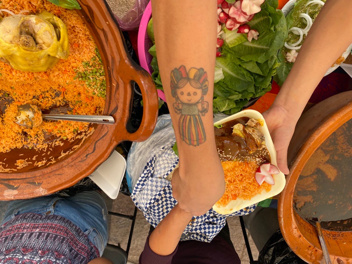 "Los moles" en Santa María Magdalena, la tradición queretana con la que alimentan a todo el pueblo