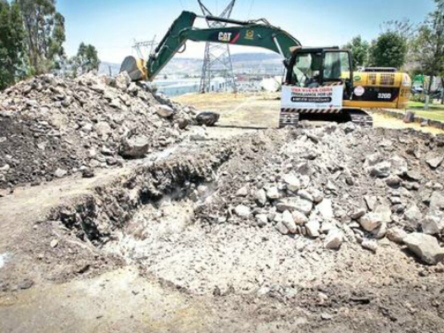 Frenada construcción de Cobaq en SJR