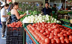 Profeco reporta disminución de 5.8% del precio de la canasta básica; destaca reducción del kilo de jitomate