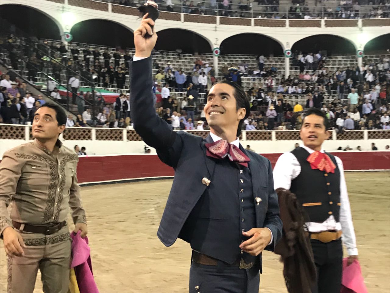 Juan Silveti agradece y dedica el apéndice que cortó.